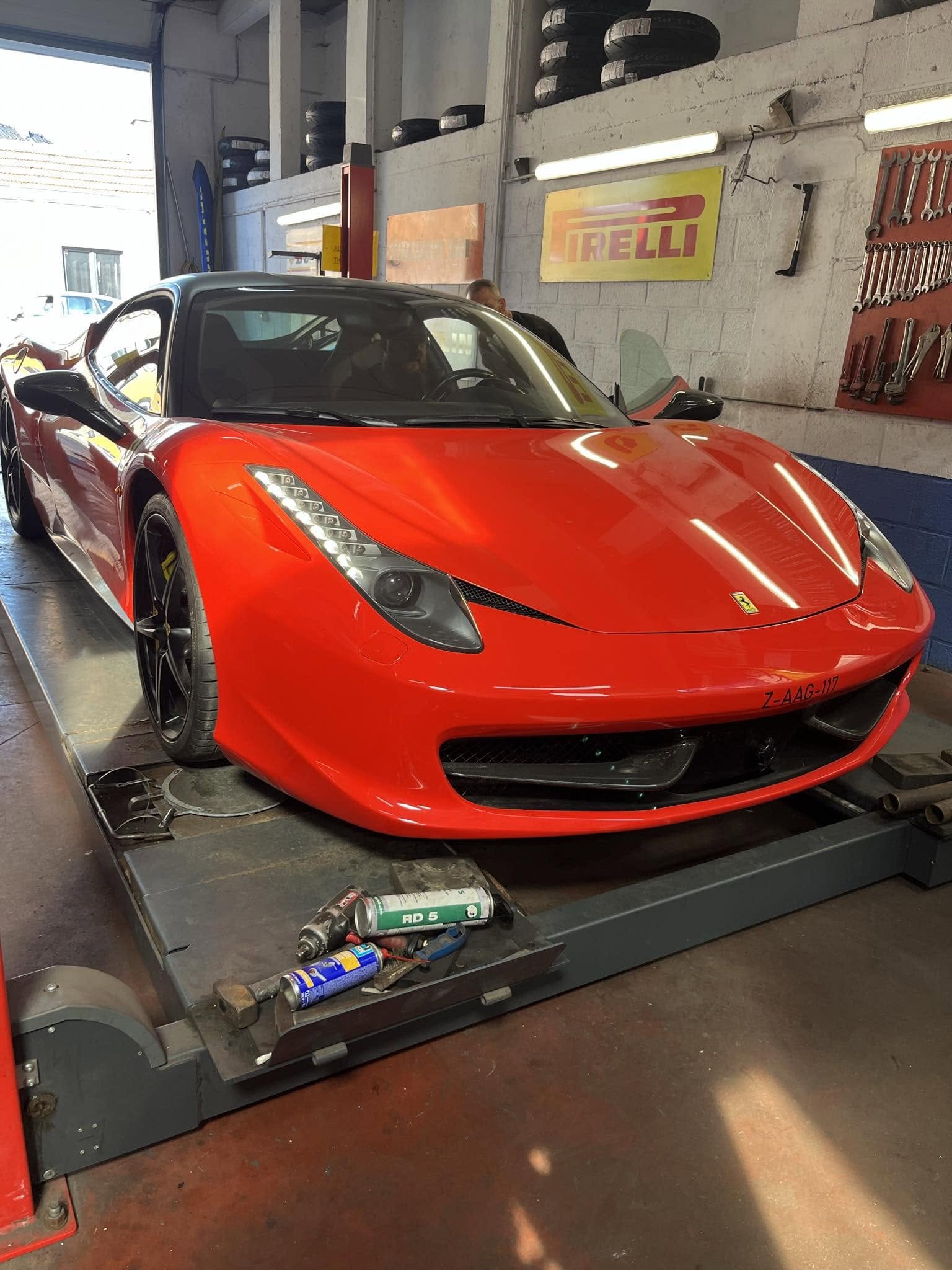 Ferrari – Pecheny Pneus Charleroi